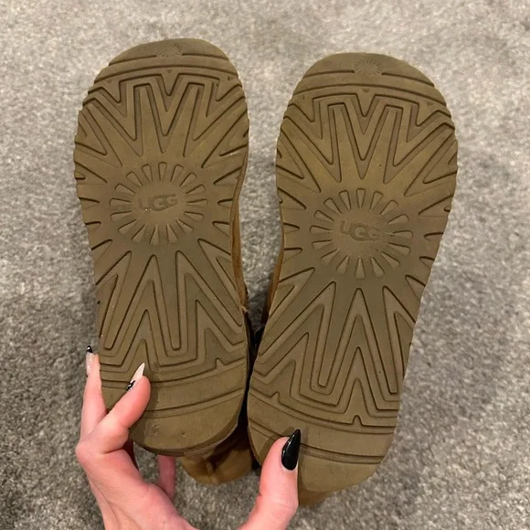 UGG Boots - Picture 8 of 10